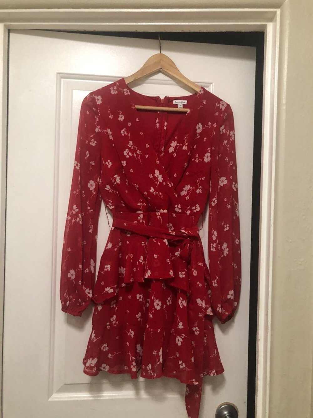 Love Fire Red Long Sleeve Floral Flowy Boho Tie Waist Low V Neck Size S - Picture 2 of 4